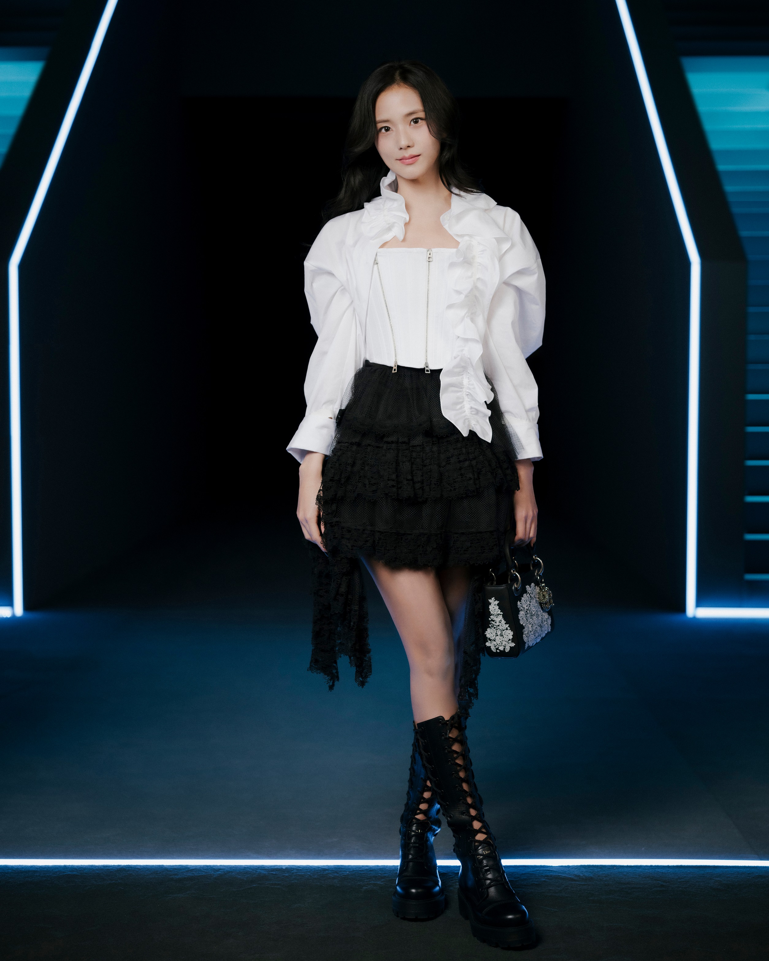 디올 2025-2026 가을-겨울 레디-투-웨어 패션쇼에 참석한 디올 글로벌 앰버서더 블랙핑크 지수